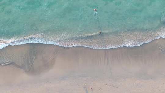 美丽的普吉岛海滩沙滩浪花海浪航拍