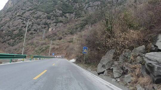 川云国道大山环绕风景