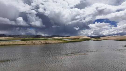 西藏当却藏布江湿地风光