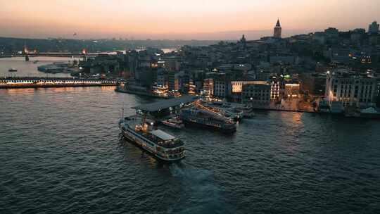 航拍土耳其伊斯坦布尔Galata港大海船灯光