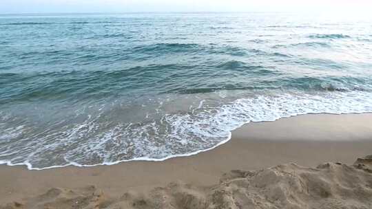 海浪沙滩浪花