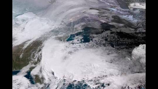 航拍暴风雨的卫星影像