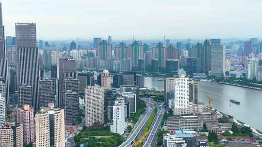 上海市黄浦区高楼大厦黄浦江南浦大桥桥梁车