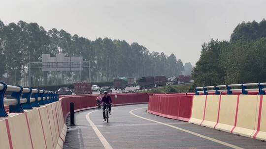 绿道骑行高速公路快速路车流