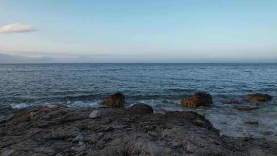 4K航拍深圳大鹏海岸线碧海蓝天