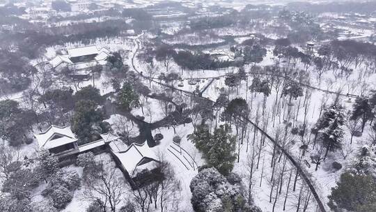 航拍瘦西湖景区园林大明寺观音山宋夹城雪景