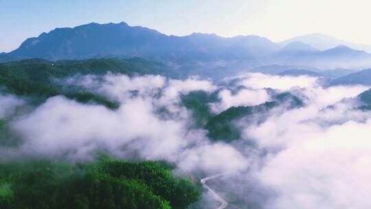 高山瀑布流水云海原生态山水风光