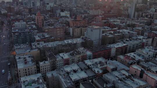 城市航拍纽约曼哈顿摩天大楼汽车交通日落