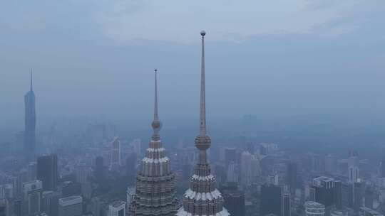 航拍东南亚马来西亚吉隆坡双子塔摩天大楼