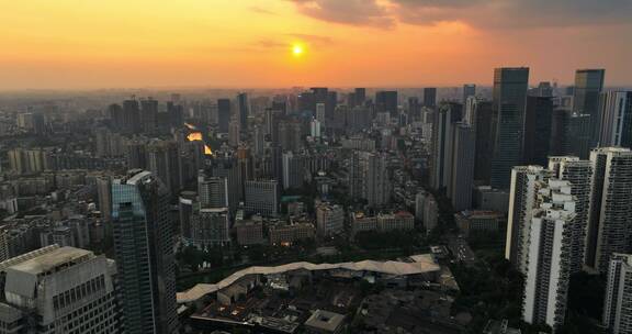 成都夏天日落航拍城市风景橙色天空