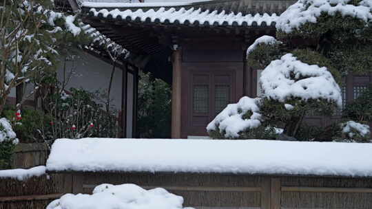 杭州径山寺中式建筑雪景