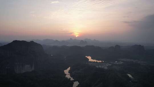 广东韶关丹霞山5A景区晚霞日落夕阳航拍