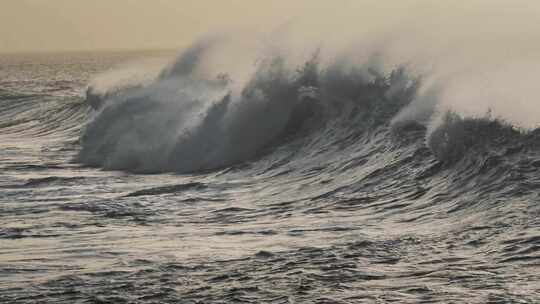 海洋，海浪，金光，泡沫