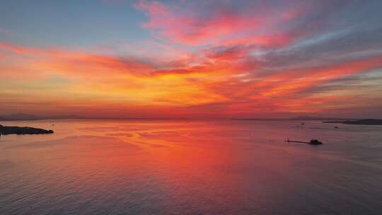 海上日出朝霞