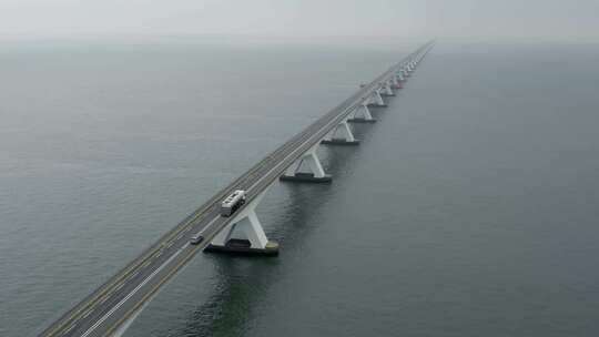 荷兰最长的桥——泽兰布鲁格桥鸟瞰图