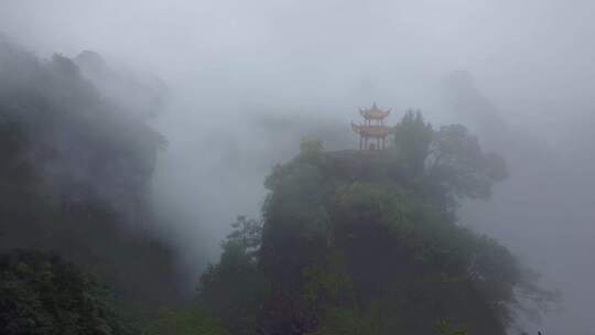 (4k)安徽省黄山市齐云山香炉峰朦胧云雾航拍