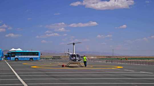 直升飞机停机坪视频素材模板下载