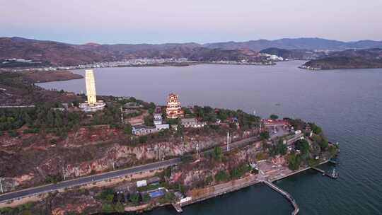 云南大理洱海和罗荃半岛日落黄昏夜景航拍