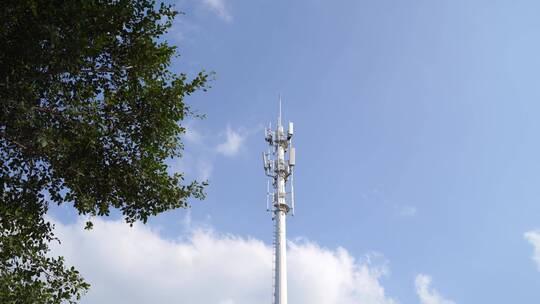 手机5G网络信号塔发射塔基站通讯塔天线塔视频素材模板下载