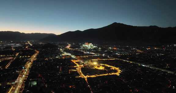 西藏拉萨布达拉宫与大昭寺夜景航拍