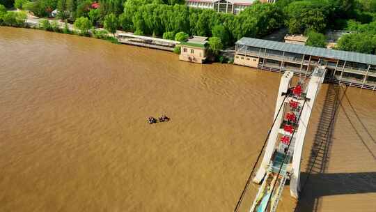 航拍宁夏中卫沙坡头沙漠自然保护区风光视频素材模板下载