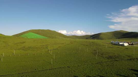 宁静山谷风光航拍草原空旷干净