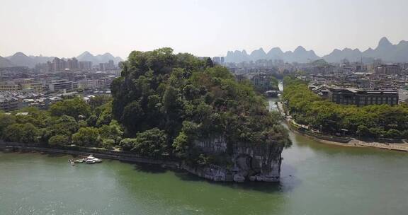 高清航拍桂林象鼻山漓江景区