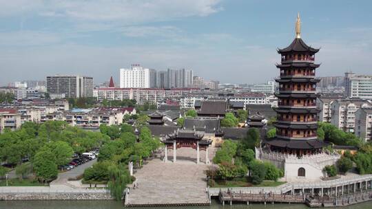 航拍江苏泰州城市建筑景观天际线