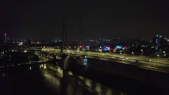 2022洛溪大桥车辆车流公交车通过大桥夜景