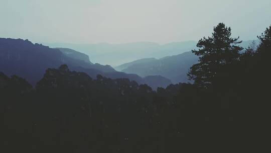 航拍张家界天子山秋天的风景