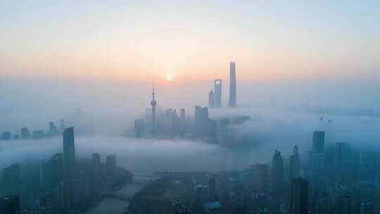 航拍上海陆家嘴日出延时上海平流雾上海日出