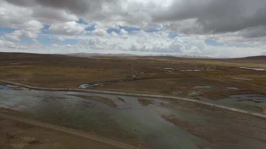 西藏平原高原河流电网大景视频素材模板下载