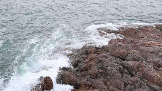 深圳海岸线-大梅沙礁石风起浪涌