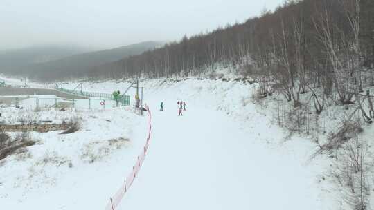 高山雪场雪道滑雪