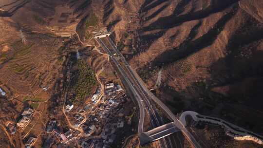 道路 公路 山区道路 村村通 基础建设 行驶