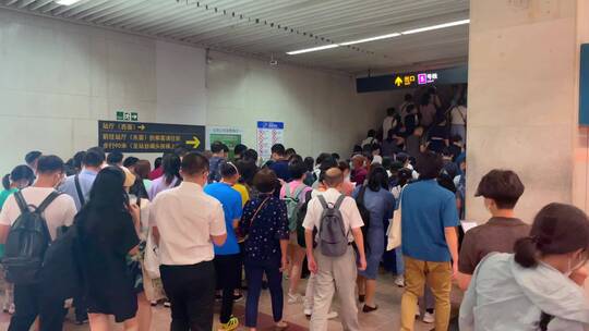 上海地铁站高峰期人流人群4K实拍