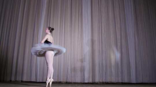 4K女性跳芭蕾升格视频素材视频素材模板下载