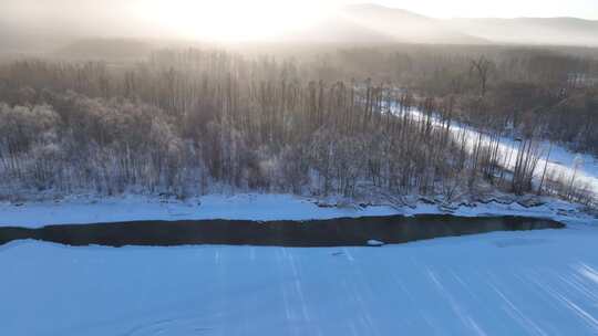 航拍林海雪原冰河冻雾朝阳