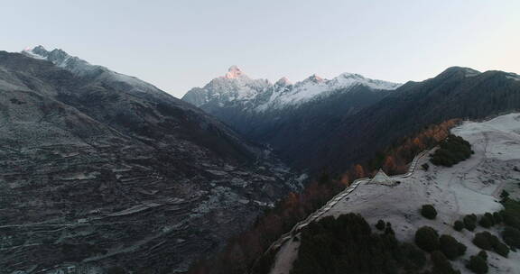 冬季航拍四姑娘山风景雪山峡谷地貌