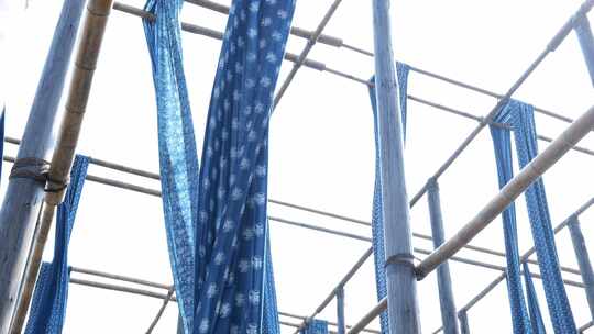 乌镇古镇的蓝印花布染布坊传统工艺非遗技术视频素材模板下载