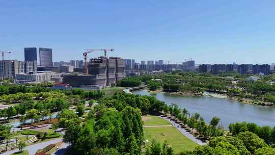 航拍上海浦东滴水湖临港建筑空镜头