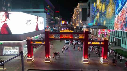 沈阳中街夜景人流