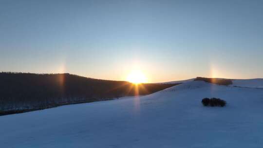 极寒雪原灿烂夕阳唯美日晕