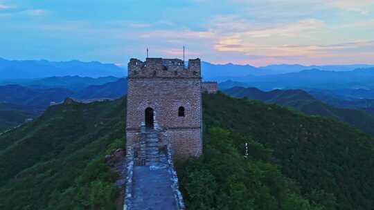 中国河北金山岭长城夏季傍晚晚霞大气磅礴