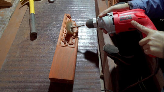木工雕刻打磨工序视频素材模板下载