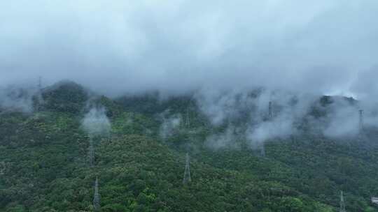 森林电塔云雾森林云海电塔航拍森林雨天森林