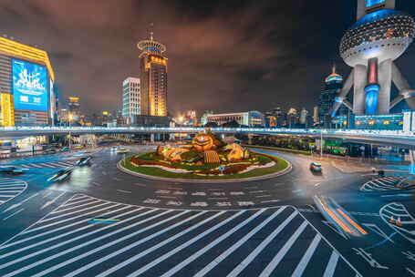 上海陆家嘴大转盘车流夜景大范围