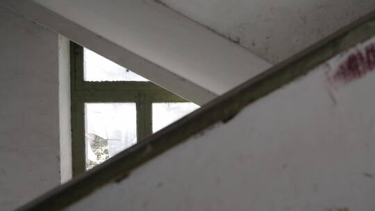 老楼房筒子楼楼梯建筑历史文化视频素材模板下载