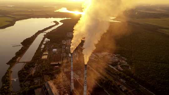 化工厂大气污染烟囱排放废气空气污染视频素材模板下载