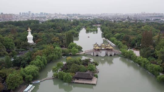 航拍扬州瘦西湖五亭桥江南园林景观